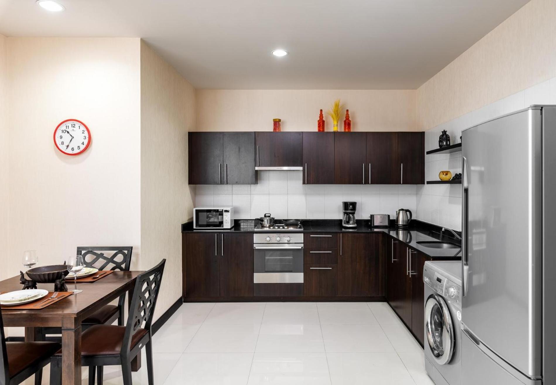 Veloche 2 Bedroom Apartment With Seaview Карон Экстерьер фото